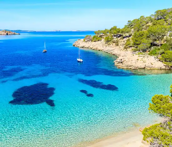 Qué Hacer en Ibiza en Octubre: Closing Parties, Gastronomía y Naturaleza